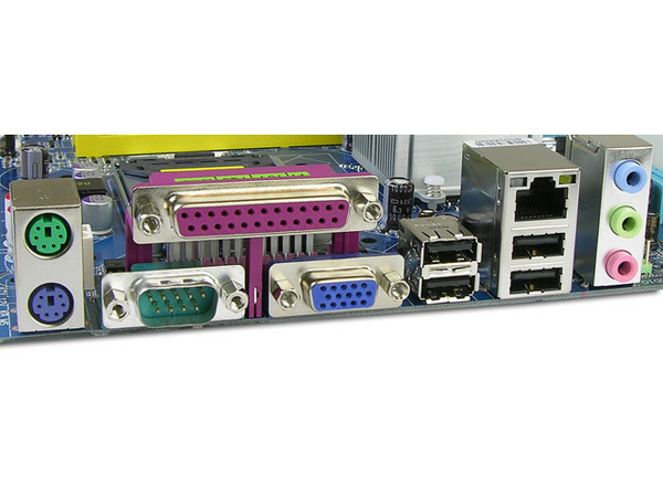 T. Madre GIGABYTE GA-G31M-S2L, ChipSet Intel G31,
Soporta: Cel.400, DualCore/2 Duo, 1333/1066/800/MHz,
Memoria: DDR2 800/667Mhz, 2 Bancos, 4GB Max,
Integrado: Video Intel GMA 3100, Audio, Red,
Diseño: MicroATX, Ptos: 1xPCEx16, 1xPCE, 2xPCI
