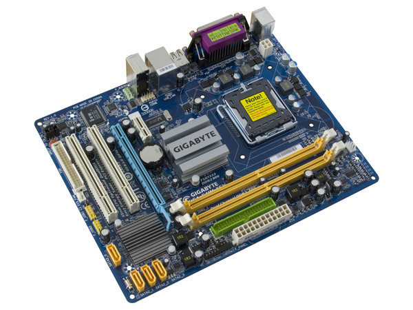 T. Madre GIGABYTE GA-G41M-ES2L, ChipSet Intel G41,
Soporta: Core 2 Quad, Core 2 Duo, 1333/1066MHz,
Integrado: Audio HD, Red, Video Intel GMA X4500,
Memoria: DDR2 800/667, 2 Bancos, 8GB Max,
Diseño: MicroATX, Ptos: 1xPCEx16, 1xPCEx1, 2xPCI