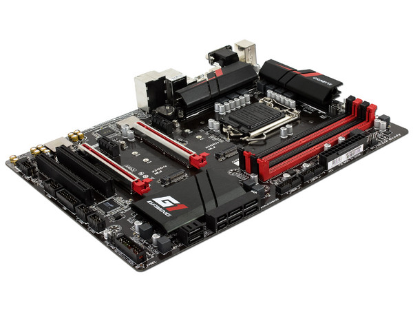 T. Madre Gigabyte H170-Gaming 3, Chipset Intel H170 Exp.,
Soporta: Core i7 / i5 de 6ta Gen., Socket 1151,
Memoria: DDR4 2133 MHz, 64GB Max,
Integrado: Audio HD, Red,
USB 3.0 y SATA 3.0,
ATX, Ptos: 2xPCIE 3.0 x16, 2xPCIE 3.0 x1. 2xPCI.