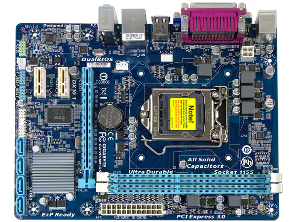 T. Madre Gigabyte GA-H61M-DS2 (REV 3.0), ChipSet Intel H61 Exp.,
Soporta: Core i7/i5/i3/Pentium/Celeron de Socket 1155,
Memoria: DDR3 2200(O.C.)/1333/1066/800 MHz,
Integrado: Audio HD, Red 10/100/1000,
Micro-ATX, Ptos: 1xPCIEx16, 2xPCIEx1.