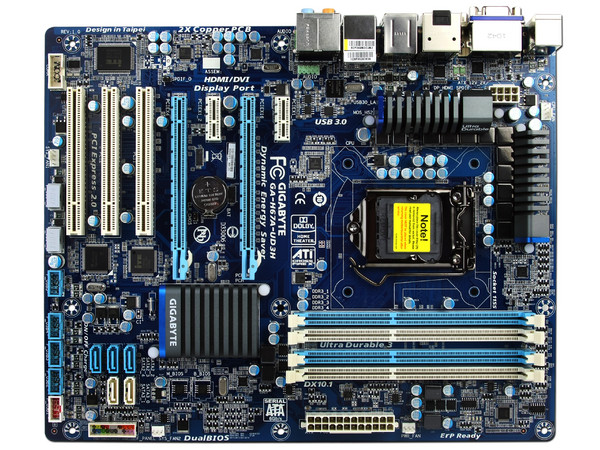 T. Madre Gigabyte GA-H67A-UD3H, ChipSet Intel H67 Exp.,
Soporta: Core i7, Core i5 y Core i3 de Socket 1155,
USB 3.0 y Serial ATA 3.0,
Memoria: DDR3 1333/1066/800 MHz, 16GB Max,
ATX, Ptos: 2xPCEx16, 2xPCEx1, 3xPCIx1