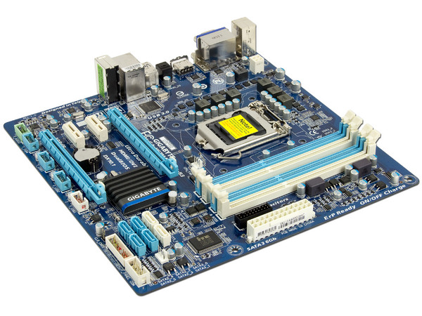 T. Madre Gigabyte GA-H67MA-USB3-B3, ChipSet Intel H67 Exp.,
Soporta: Core i7/i5/i3 de Socket 1155,
USB 3.0 y SATA 3.0,
Audio HD, Red, 
Memoria: DDR3 1333/1066MHz, 32GB Max,
Micro-ATX, Ptos: 2xPCIEx16, 2xPCIEx1.