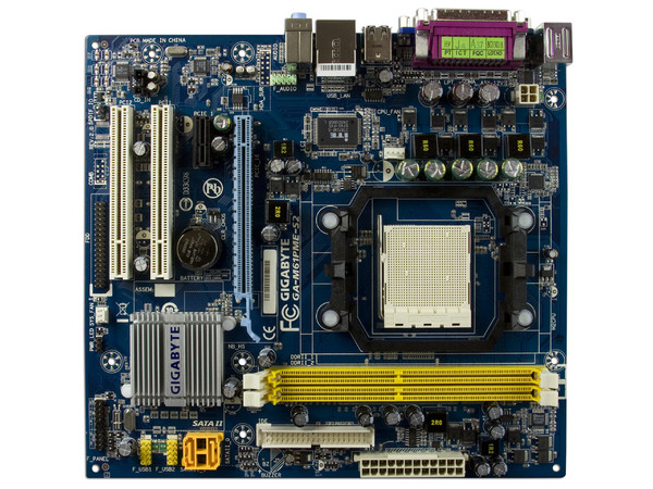 T. Madre Gigabyte GA-M61PME-S2, ChipSet nForce 430,
Soporta: Phenom, Athlon 64/Athlon 64 X2, Socket AM2,
Integrado: Video NVIDIA, Audio HD, Red 10/100,
Memoria: 2x DDR2, Max. 8GB, Diseño MicroATX,
Ptos: 1xPCI-E X16, 1xPCI-E X1, 2xPCI