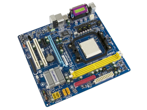 T. Madre Gigabyte GA-M61PME-S2P, ChipSet nForce 430,
Soporta: Phenom I y II, Athlon 64X2, Socket AM2+,
Integrado: Video NVIDIA GF 6100, Audio HD, Red,
Memoria: DDR2 1066/800Mhz, Max. 8GB, Diseño MATX,
Ptos: 1xPCIEX16, 1xPCIEX1, 2xPCI