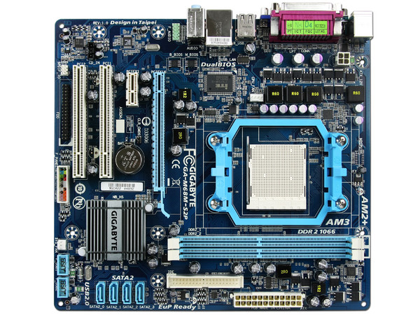 T. Madre Gigabyte GA-M68M-S2P, ChipSet nForce 630a,
Soporta: Phenom I y II, Athlon, Soporta AM2+ y AM3,
Integrado: Audio HD, Red 10/100, Video NVIDIA 7025,
Memoria: 2xDDR2 1066Mhz, Max.8GB, Diseño mATX,
Ptos: 1xPCIEX16, 1xPCIEX1, 2xPCI