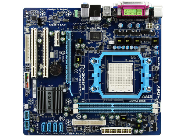 T. Madre Gigabyte GA-M68M-S2P rev 2.3, ChipSet nForce 630a,
Soporta: Phenom I y II, Athlon, Soporta AM2+ y AM3,
Integrado: Audio HD, Red 10/100, Video NVIDIA 7025,
Memoria: 2xDDR2 1066Mhz, Max.8GB, Diseño mATX,
Ptos: 1xPCIEX16, 1xPCIEX1, 2xPCI