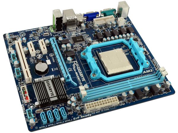 T. Madre Gigabyte GA-M68MT-D3P, ChipSet Nvidia GeForce 7025,
Soporta: Phenom II X4, Socket AM3,
Integrado: Video Nvidia GeForce 7025, Audio HD, Red,
Memoria: DDR3 1333(OC)/1066/ 800MHZ, Max. 8GB,
Micro-ATX, Ptos: 1xPCIEX16, 2xPCIEX1, 1xPCI