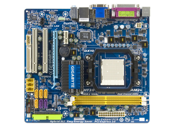 T. Madre Gigabyte  GA-M85M-US2H, ChipSet Nvidia GF 8100,
Soporta: Phenom I y II, Athlon 64X2, Socket AM2+,
Integrado: Video NVIDIA GF 8100, Audio HD, Red,
Memoria: DDR2 1066Mhz, Max.8GB, Diseño MATX,
Ptos: 1xPCIEX16, 1xPCIEX1, 2xPCI