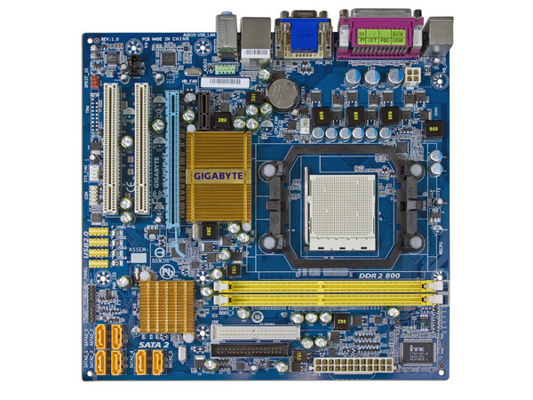 T. Madre Gigabyte GA-MA74GM-S2, ChipSet AMD740G,
Soporta: Phenom, Athlon 64 X2, Socket AM2+,
Integrado: Video ATI 2100, Audio HD, Red,
Memoria: 2x DDR2 800Mhz, Max. 8GB, Micro ATX,
Ptos: 1xPCIEX16, 1xPCIEX1, 2xPCI