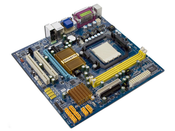 T. Madre Gigabyte GA-MA74GM-S2, ChipSet AMD740G,
Soporta: Phenom, Athlon 64 X2, Socket AM2+,
Integrado: Video ATI 2100, Audio HD, Red,
Memoria: 2x DDR2 800Mhz, Max. 8GB, Micro ATX,
Ptos: 1xPCIEX16, 1xPCIEX1, 2xPCI
