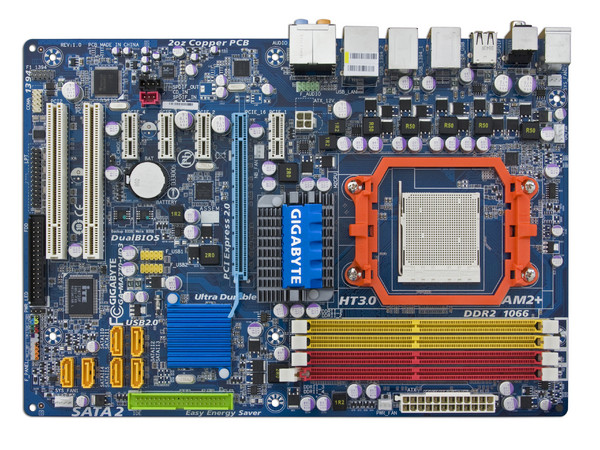 T. Madre Gigabyte GA-MA770-UD3, ChipSet AMD 770,
Soporta: Phenom I y II, Athlon 64X2, Socket AM2+,
Integrado: Audio HD, Red,
Memoria: DDR2 1200/1066Mhz, Max. 16GB, Diseño ATX,
Ptos: 1xPCIEX16, 4xPCIEX1, 2xPCI
