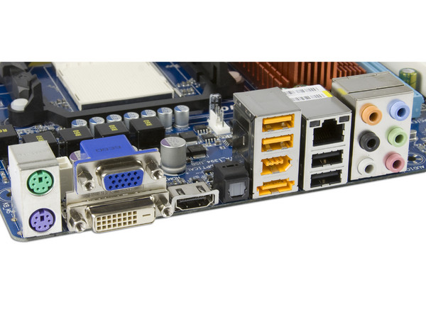 T. Madre Gigabyte GA-MA78GM-S2H, ChipSet AMD780G,
Soporta: Phenom, Athlon 64 X2, Socket AM2+,
Integrado: Video ATI HD3200, Audio HD, Red,
Memoria: 4x DDR2 1066Mhz, Max. 16GB, Diseño MATX,
Ptos: 1xPCIEX16, 1xPCIEX1, 2xPCI