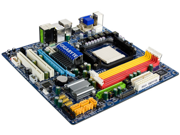 T. Madre Gigabyte GA-MA78GM-US2H, ChipSet AMD 780G,
Soporta: Phenom I y II, Athlon 64X2, Socket AM2+,
Integrado: Video Radeon HD3200, Audio HD, Red,
Memoria: DDR2 1200+/1066Mhz, Max. 16GB, Diseño MATX,
Ptos: 1xPCIEX16, 1xPCIEX1, 2xPCI