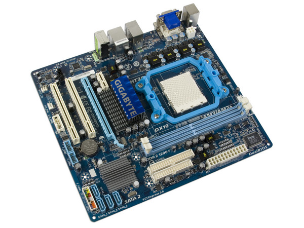 T. Madre Gigabyte GA-MA78LM-S2, ChipSet AMD 760G,
Soporta: Phenom I y II, Athlon 64X2, Socket AM2+,
Integrado: Video ATI HD3000, Audio HD, Red,
Memoria: DDR2 1200(OC)/1066Mhz, Max. 8GB,
MATX, Ptos: 1xPCIEX16, 1xPCIEX1, 2xPCI