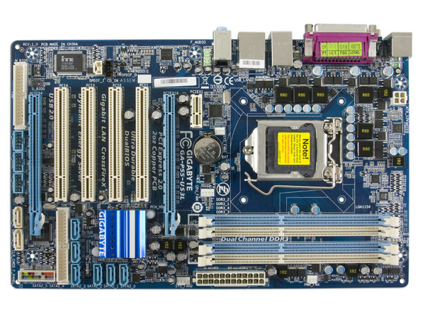 T. Madre Gigabyte GA-P55-US3L, ChipSet Intel P55 Exp.,
Soporta: Core i7 y Core i5 de Socket 1156,
Integrado: Audio 7.1, Red 10/100/1000,
Memoria: DDR3 2200+/1333/1066MHz, 16GB Max,
ATX, Ptos: 2xPCEx16, 1xPCIEx1, 4xPCI