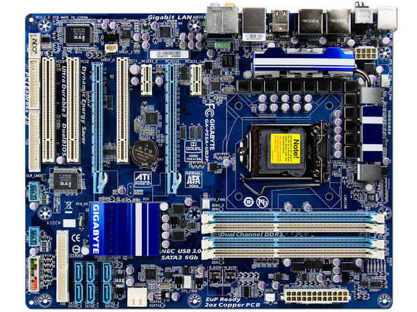 T. Madre Gigabyte GA-P55A-UD3P, ChipSet Intel P55 Exp.,
Soporta: Core i7, Core i5 y Core i3 de Socket 1156,
USB 3.0 y Serial ATA 3.0,
Memoria: DDR3 2200+/1333/1066MHz, 16GB Max,
ATX, Ptos: 2xPCEx16, 2xPCIEx1, 3xPCI