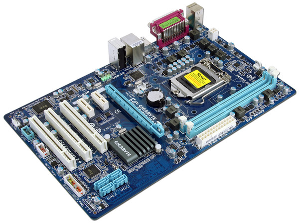 T. Madre Gigabyte GA-P61-USB3-B3, ChipSet Intel H61 Exp.,
Soporta: Core i7/i5/i3 de Socket 1155,
USB 3.0,
Integrado: Audio HD, Red, 
Memoria: DDR3 1333/1066MHz, 16GB Max,
ATX, Ptos: 1xPCIEx16, 2xPCIEx1, 3xPCI
