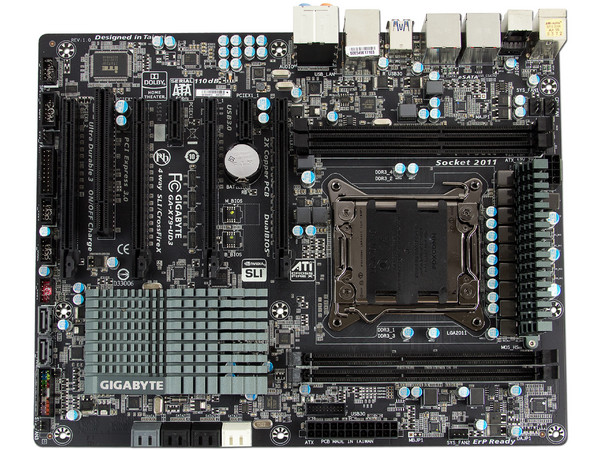 T. Madre Gigabyte X79-UD3, ChipSet Intel X79,
Soporta: Core i7 de Socket 2011,
Memoria: DDR3 2400/1866/1333/1066MHz, 32GB Max,
Integrado: Audio HD, Red,
USB 3.0 y SATA 3.0,
ATX, Ptos: 4xPCIEX16, 2xPCIEx1