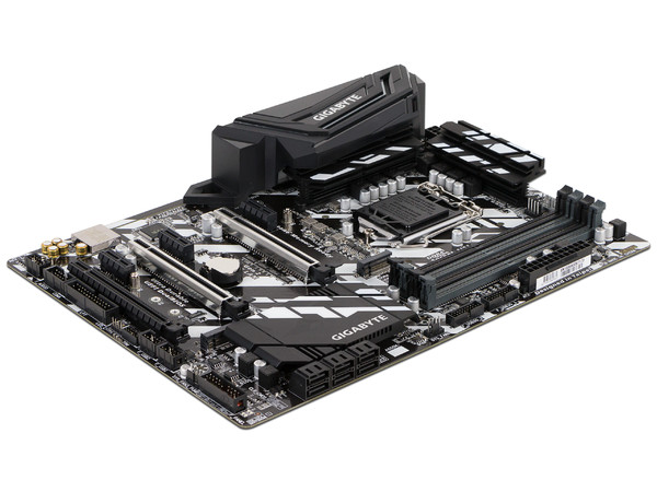 T. Madre Gigabyte Z370XP SLI, Chipset Intel Z370,
Soporta: Core i7 / i5 / i3 de 8va Gen., Socket 1151,
Memoria: DDR4 4000(O.C.)/3866(O.C.)/2400(O.C.)/2133 MHz, 64GB Max,
Integrado: Audio HD, Red,
USB 3.0 y SATA 3.0,
ATX,
Ptos: 3xPCIE3.0x16