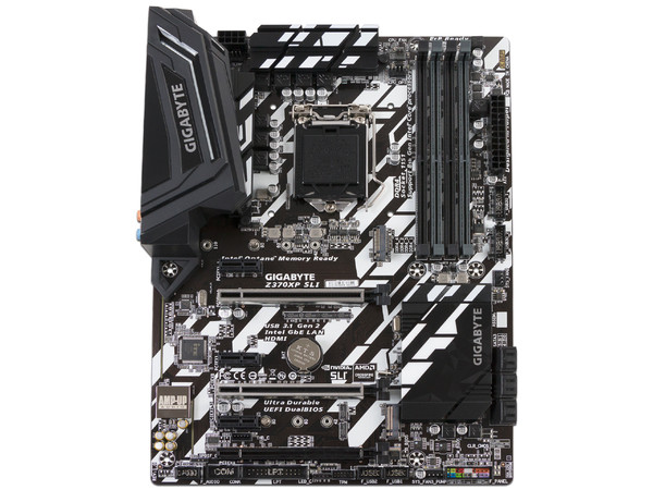 T. Madre Gigabyte Z370XP SLI, Chipset Intel Z370,
Soporta: Core i7 / i5 / i3 de 8va Gen., Socket 1151,
Memoria: DDR4 4000(O.C.)/3866(O.C.)/2400(O.C.)/2133 MHz, 64GB Max,
Integrado: Audio HD, Red,
USB 3.0 y SATA 3.0,
ATX,
Ptos: 3xPCIE3.0x16