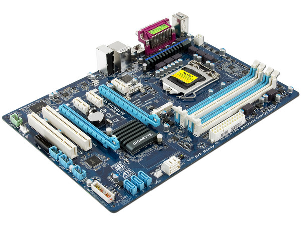 T. Madre Gigabyte GA-Z68AP-D3, ChipSet Intel Z68 Exp.,
Soporta: Core i7/i5/i3/Pentium G/Celeron G de Socket 1155,
USB 3.0 y Serial ATA 3.0, 
Memoria: DDR3 2133/1866/1600/1333/1066 MHz, 32GB Max, 
ATX, Ptos: 2xPCIEx16, 3xPCIEx1.