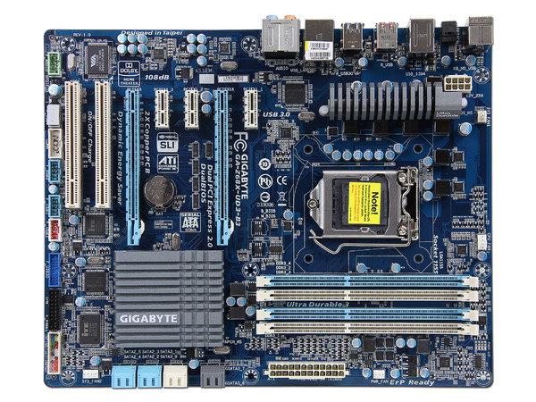 T. Madre Gigabyte GA-Z68X-UD3-B3, ChipSet Intel Z68 Exp.,
Soporta: Core i7/i5/i3 de Socket 1155, 
USB 3.0 y Serial ATA 3.0, 
Memoria: DDR3 2133/1866/1600MHz, 32GB Max, 
ATX, Ptos: 2xPCIEx16, 3xPCIEx1.