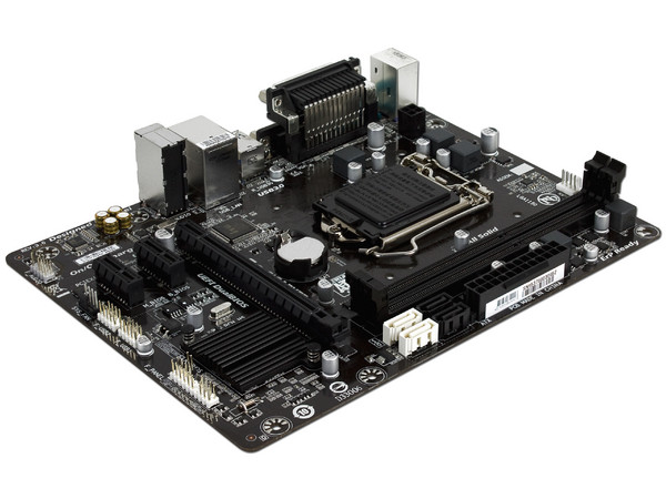 T. Madre Gigabyte H81M-DS2 Chipset Intel H81 Exp.,
Soporta: Core i7/i5/i3 de Socket 1150,
Memoria: DDR3 1600/1333 MHz 16 GB Max,
Integrado: Audio HD, Red,
USB 3.0 y SATA 3.0,
Micro-ATX, Ptos: 1xPCIEx16, 1xPCIEx1.