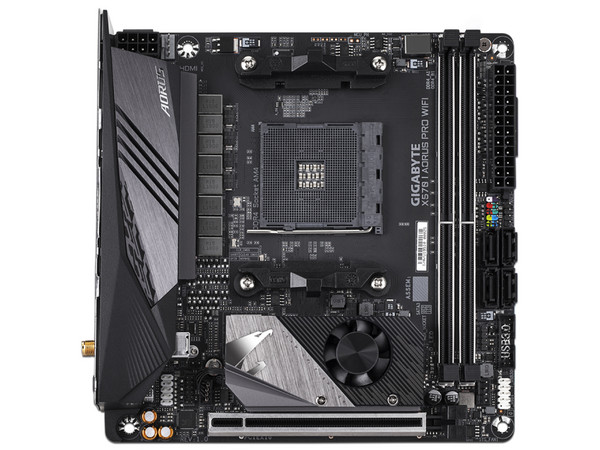 T. Madre Gigabyte X570 I AORUS PRO WIFI, Chipset AMD X570,
Soporta: AMD Ryzen 3ra y 2da Gen., Socket AM4,
Memoria DDR4 4400(O.C.)/3300(O.C.)/2133 MHz, 64GB Máx.,
Integrado Audio HD, Red, Wi-Fi
USB3.0, SATA III, USB C,
Mini ITX, Ptos: 1xPCIEx16, M.2.