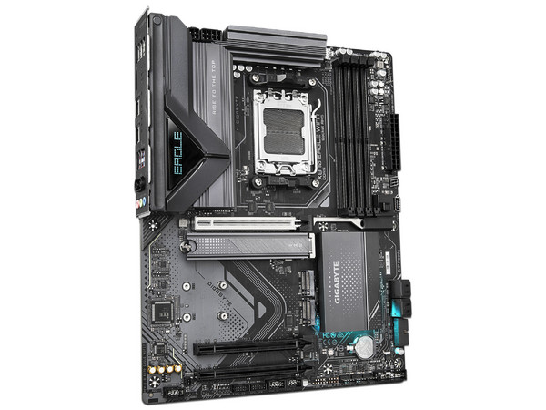 T. Madre GIGABYTE X870 EAGLE WIFI7: Chipset AMD X870,
Soporta: AMD Ryzen 7ma, 8va y 9na Generación, Socket AM5,
Memoria: DDR5 8200/ 6600/ 4400MHz, Máx. 256GB,
Integrado: AudioHD, Wi-Fi 7, USB 3.2, SATA, M.2,
ATX, 1xPCIE5.0x16, 2xPCIE3.0x16.