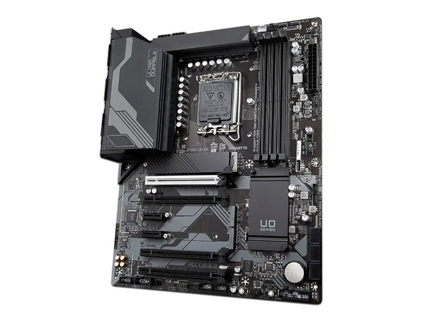 T. Madre Gigabyte Z790 UD AC, 
Chipset Intel Z790,
Segmento: Alto,
Soporta Procesador Intel de 13a y 12va generación, Socket 1700,
Memoria:DDR5 7600(OC)/6400(OC)/4000 MHz, 128GB Max, 
Integrado: Audio HD, Wi-Fi, USB 3.2, M.2, 
ATX, 4xPCIEx16.