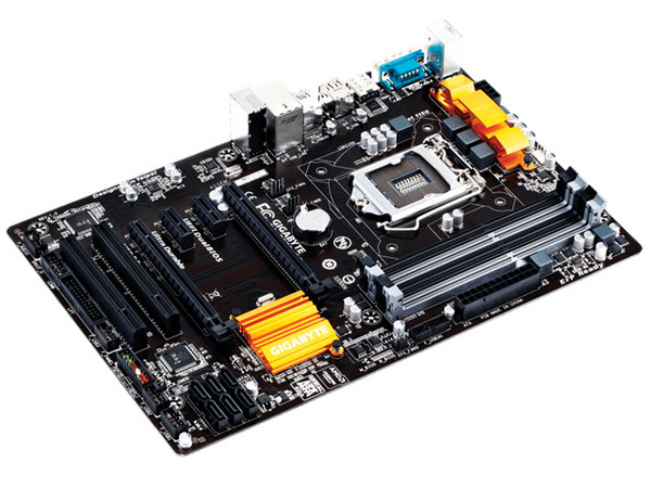 T. Madre Gigabyte Z97P-D3, Intel Z97,
Soporta: Core i7 /i5 /i3 / Pentium G / Celeron G de Socket 1150,
Memoria: DDR3 3000(O.C.)/ 1600/1333 MHz, Max. 32GB,
Integrado: Audio HD, Red,
SATA 3.0, USB 3.0, 
ATX, Ptos: 2xPCIEX16, 2xPCIEX1, 2PCI.