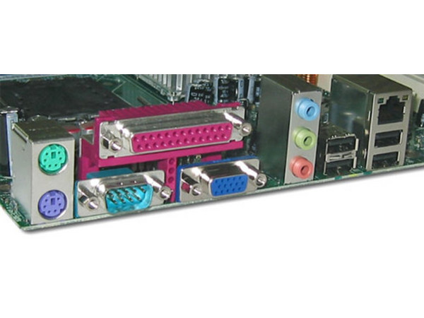 T. Madre Intel D915GVWBL, ChipSet Intel 915GV,
Soporta: Intel LGA775 de 800MHz,
Integrado: Red 10/100, Audio, Video Intel Accelerator 900,
Memoria: DDR 333/400 Mhz, 4 Bancos, 4GB Max,
Diseño: Micro ATX, Ptos:1x PCI Express x1,
2 x PCI convencionales
