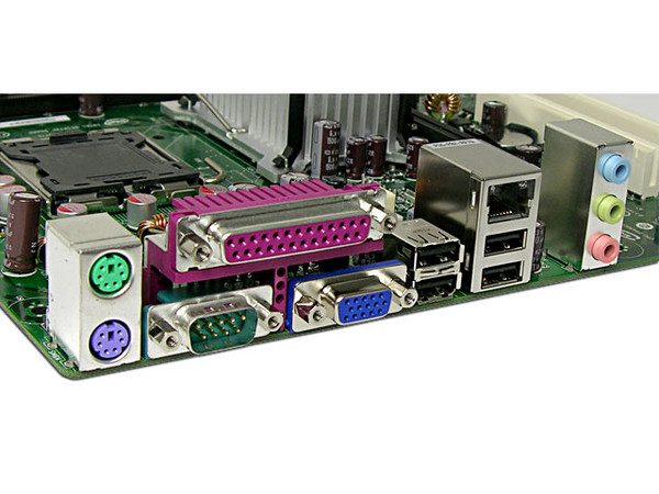 T. Madre Intel D945GCCRL, ChipSet Intel 945GC Express,
Soporta: Pentium 4, D, Core2Duo, 533/800MHz,
Integrado: Audio 5.1, Video Intel GMA 950, Red,
Memoria: DDR2 533/400, 2 Bancos, 4GB Max,
Diseño: MicroATX, Ptos: 1xPCE. x16, 1x PCI Exp, 2x PCI