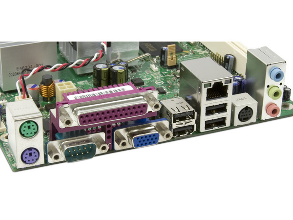 T. Madre Intel Mini-ITX D945GCLF2,
Procesador Integrado Intel Atom 330,
Integrado: Audio, Red, Video GMA 950,
Memoria: DDR2 667/533, 1 Banco, 2GBMax,
Ptos: 1xPCI, Compatible con Gabinetes mATX.