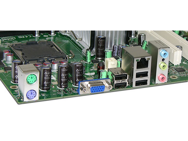 T. Madre Intel D945GCPE, ChipSet Intel 945GC,
Soporta: Celeron 400, DualCore, Core2Duo, 800/1066MHz,
Integrado: Audio, Red, Video GMA 950,
Memoria: DDR2 667/533, 2 Bancos, 2GBMax,
Diseño: microATX, Ptos: 2xPCI