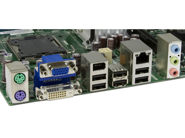 T. Madre Intel DG35EC, ChipSet Intel G35 Express,
Soporta: Celeron400, DualCore, Core2Duo, Core2Quad,
Integrado: Audio 5.1, Red, Video Intel X3500,
Memoria: DDR2 800/667, 4 Bancos, 8GBMax,
Diseño: microATX, Ptos: 1xPCI, 2xPCE, 1xPCEx16
