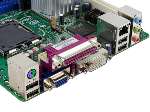 T. Madre Intel DG41AN, ChipSet Intel G41 Express,
Soporta: Core 2 Quad, 2Duo,1066/1333MHz,
Integrado: Audio 5.1, Video Intel X4500, Red,
Memoria: DDR3 1333(OC)/1066 MHz, 4GB Max,
Ptos: 1 x PCI, Diseño: Mini-ITX