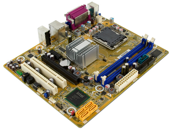 T. Madre Intel DG41CN, ChipSet Intel Q41 Exp.,
Soporta: Core 2 Quad, 2Duo,1066/1333MHz,
Integrado: Audio 5.1, Video Intel X4500, Red,
Memoria: DDR2 800/667MHz, 4GB Max,
Diseño: mATX, Ptos: 1xPCIEx16, 1xPCIx1