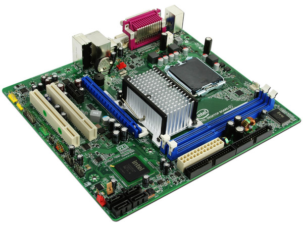 T. Madre Intel DG41TX, ChipSet Intel G41 Express,
Soporta: Core 2 Quad, 2Duo, 1066/1333MHz,
Integrado: Audio HD, Video Intel X4500, Red,
Memoria: DDR3 1333(OC)/1066MHz, 4GB Max,
Diseño: mATX, Ptos: 1xPCIEx16, 1xPCIEx1, 2xPCI