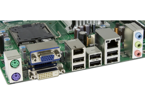 T. Madre Intel DG43NB, ChipSet Intel G43 Express,
Soporta: Celeron400, DualCore, Core2Duo, Core2Quad,
Integrado: Audio 5.1, Red, Video Intel GMA X4500,
Memoria: DDR2 800/667, 2 Bancos, 4GBMax,
Diseño: ATX, Ptos: 3xPCI, 3xPCE, 1xPCEx16