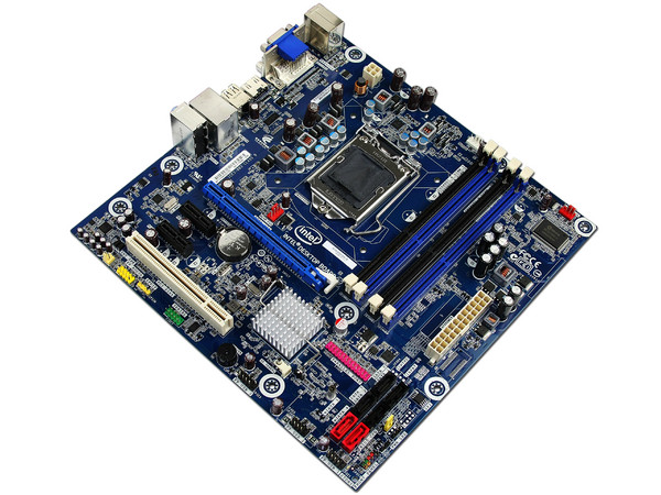 T. Madre Intel DH55TC, ChipSet Intel H55 Exp.,
Soporta: Core i7, Core i5 y Core i3 de Socket 1156,
Integrado: Audio 5.1, Red 10/100/1000,
Memoria: DDR3 1333/1066MHz, 16GB Max,
mATX, Ptos: 1xPCEx16, 2xPCEx1, 1xPCI
