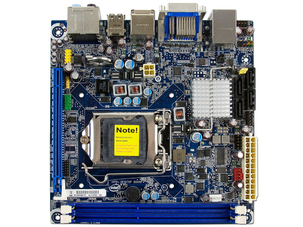 T. Madre Intel DH57JG, ChipSet Intel H57 Exp.,
Soporta: Core i5 y Core i3 de Socket 1156,
Integrado: Audio HD, Red,
Memoria: DDR3 1333/1066MHz, 8GB Max,
Mini-ITX, Ptos: 1xPCEx16