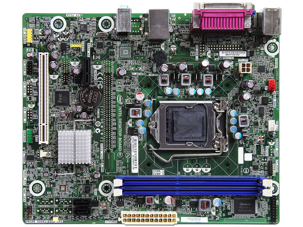 T. Madre Intel DH61SA, ChipSet Intel H61 Exp.,
Soporta: Core i7/i5/i3 de Socket 1155,
Integrado: Audio HD, Red Gigabit,
Memoria: DDR3 1333/1066 8GB Max,
Diseño Micro-ATX, Ptos: 1xPCIEX1, 1xPCI
