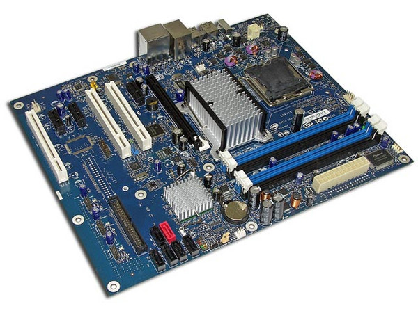 T. Madre Intel DP35DP, ChipSet Intel P35 Express,
Soporta: Cel.400, DualCore/2Duo/Quad, 1066/1333MHz,
Memoria: DDR2 667/800/Mhz, 4 Bancos, 8GB Max,
Integrado: Audio 7.1, Red 10/100/1000,
Diseño: ATX, Ptos: 1xPCEx16, 3xPCE, 3xPCI
