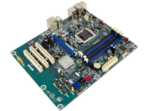 T. Madre Intel DP67BA-B3, ChipSet Intel P67 Exp.,
Soporta: Core i7/i5/i3 de Socket 1155,
 Audio HD, Red Gigabit,
Serial ATA 3.0, USB 3.0,
Memoria: DDR3 1333/1066, 32GB Max,
Diseño ATX, Ptos: 1xPCIEX16, 2xPCIEx1
