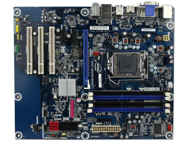 T. Madre Intel DH55HC, ChipSet Intel H55 Exp.,
Soporta: Core i7, Core i5 y Core i3 de Socket 1156,
Integrado: Audio 5.1, Red 10/100/1000,
Memoria: DDR3 1333/1066MHz, 16GB Max,
ATX, Ptos: 1xPCEx16, 2xPCEx1, 3xPCI