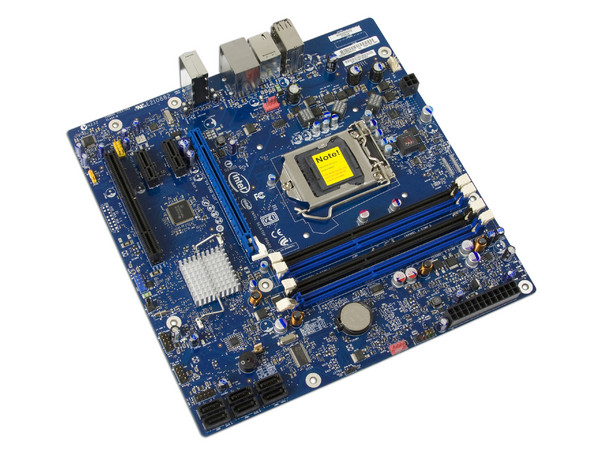 T. Madre Intel DP55WB, ChipSet Intel P55 Exp.,
Soporta: Core i7 y Core i5 de Socket 1156,
Integrado: Audio 5.1, Red 10/100/1000,
Memoria: DDR3 1333/1066MHz, 16GB Max,
mATX, Ptos: 1xPCEx16, 2xPCEx1, 1xPCI