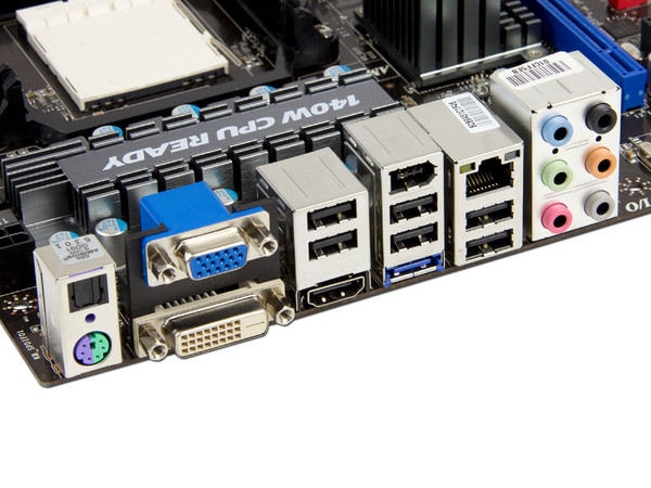 T. Madre MSI 880G-E45, ChipSet AMD 880G,
Soporta: Phenom II X4/X3 de Socket AM3,
Integrado: Video Radeon HD 4250, Audio HD, Red,
Memoria: DDR3 1600(O.C.)/1333/1066MHz, 16GB Max,
Diseño ATX, Ptos: 1xPCIEX16, 3xPCIEX1, 2xPCI