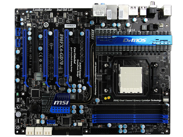 T. Madre MSI 890FXA-GD70, ChipSet AMD 890FX,
Soporta: Phenom II X6 y X4 de Socket AM3,
Integrado: Audio HD, 10/100/1000Mbps,
Memoria: DDR3 2133 (O.C.)1800/1066MHz,
Diseño ATX, Ptos: 5xPCIEX16, 1xPCIEX1, 1xPCI
