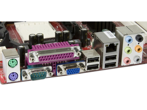 T. Madre MSI K9N6PGM2-V, Chipset NVIDIA nForce 430,
Soporta: Phenom, Athlon 64/Athlon 64 X2, Socket AM2+,
Memoria: DDR2 800/667/533, 2 Bancos, 4GB Max,
Integrado: Audio HD, Red, Video GeForce 6100,
Diseño: MATX, Ptos:1xPCIEx16, 1xPCIEx1, 2xPCI